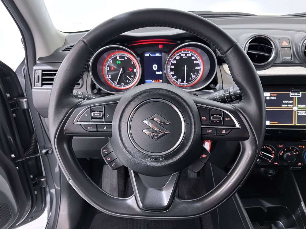 SUZUKI 