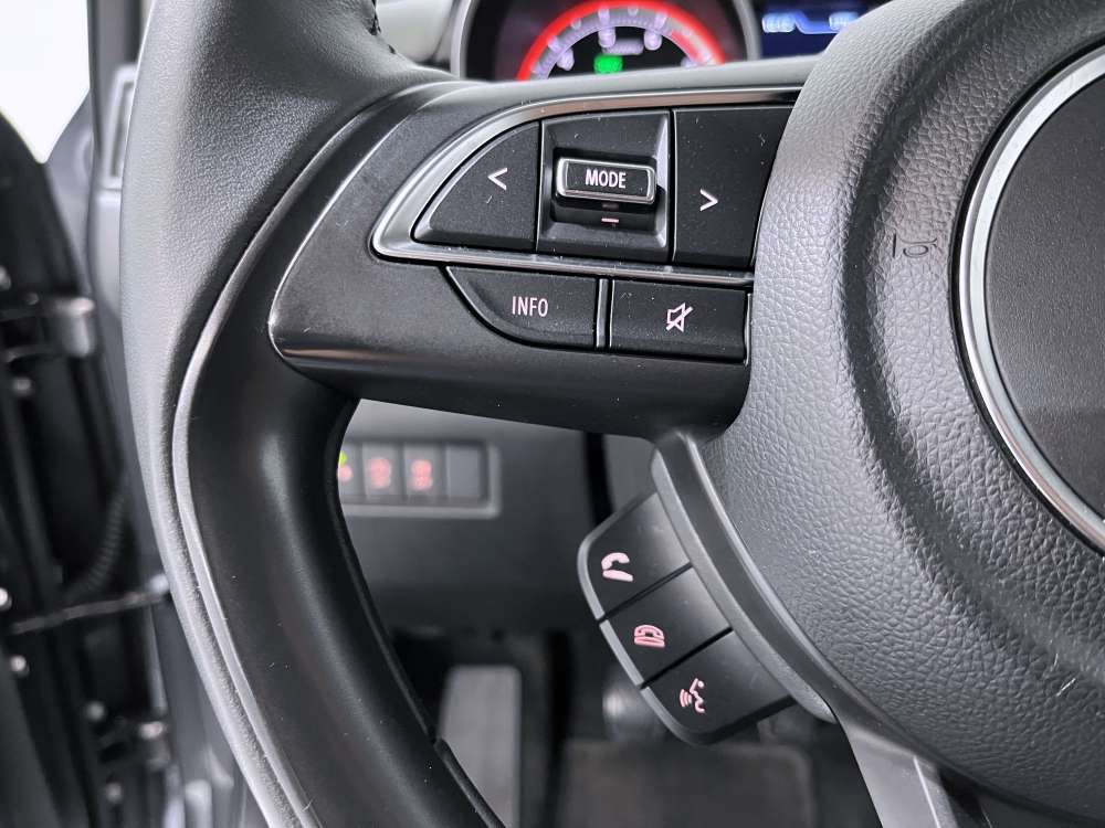 SUZUKI 