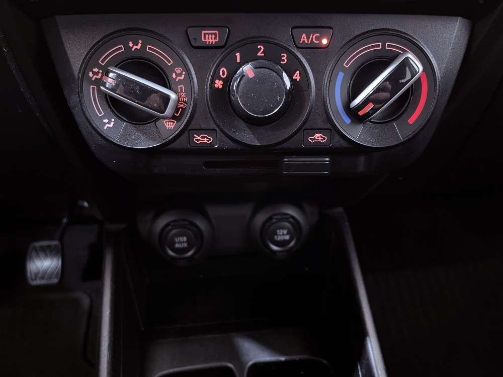 SUZUKI 