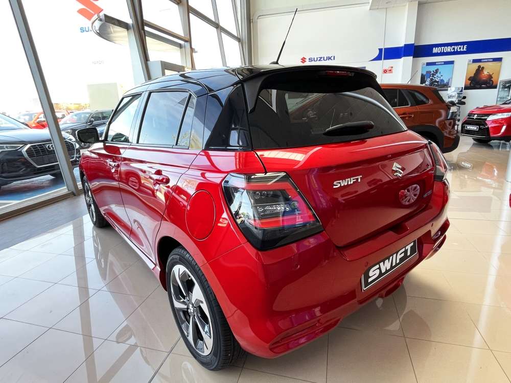 SUZUKI 