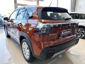 SUZUKI 