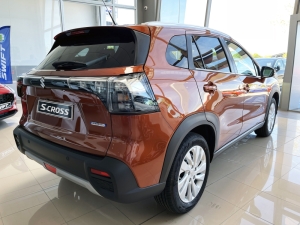 SUZUKI 