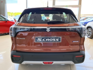 SUZUKI 
