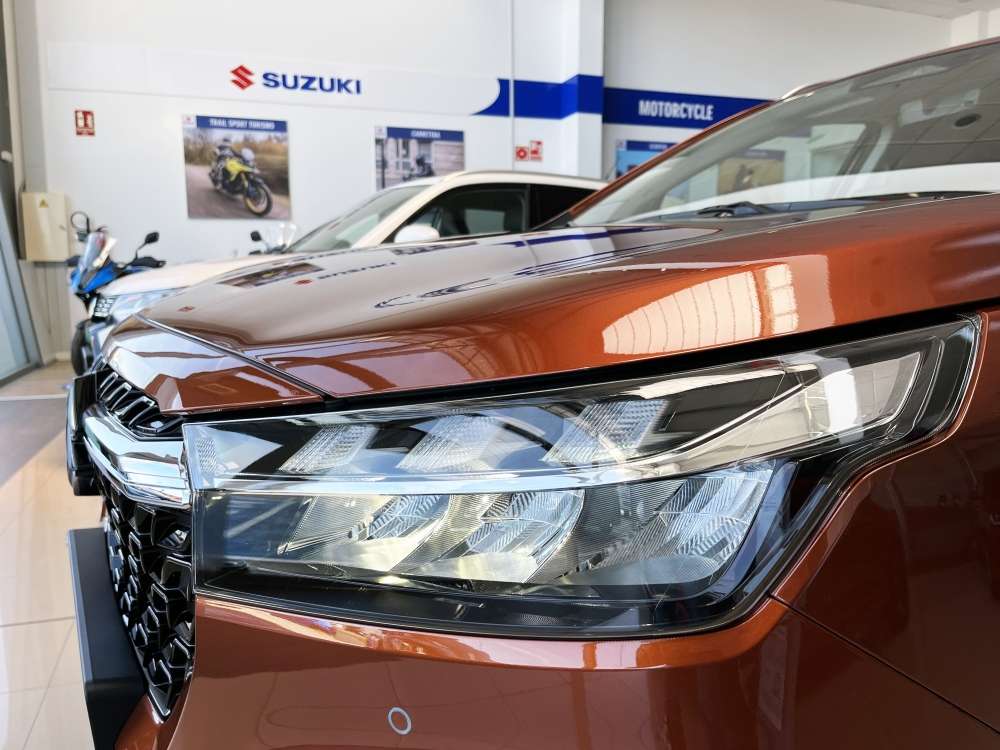 SUZUKI 
