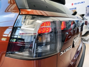 SUZUKI 