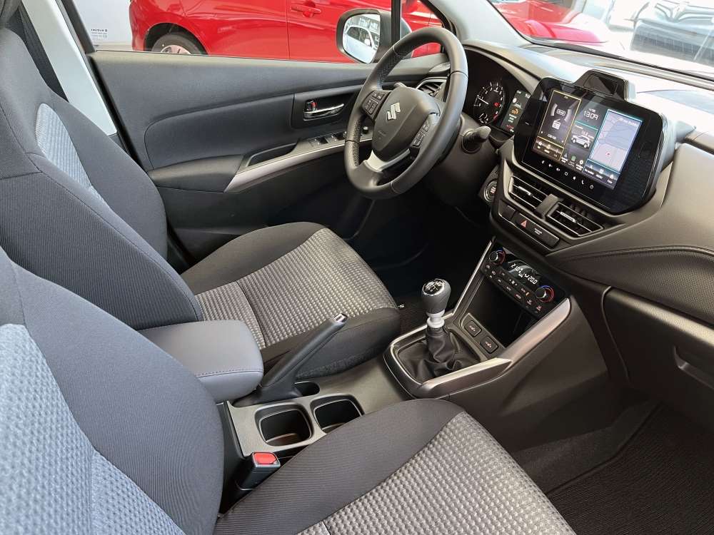 SUZUKI 