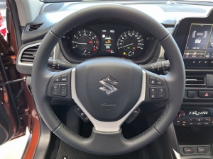 SUZUKI 