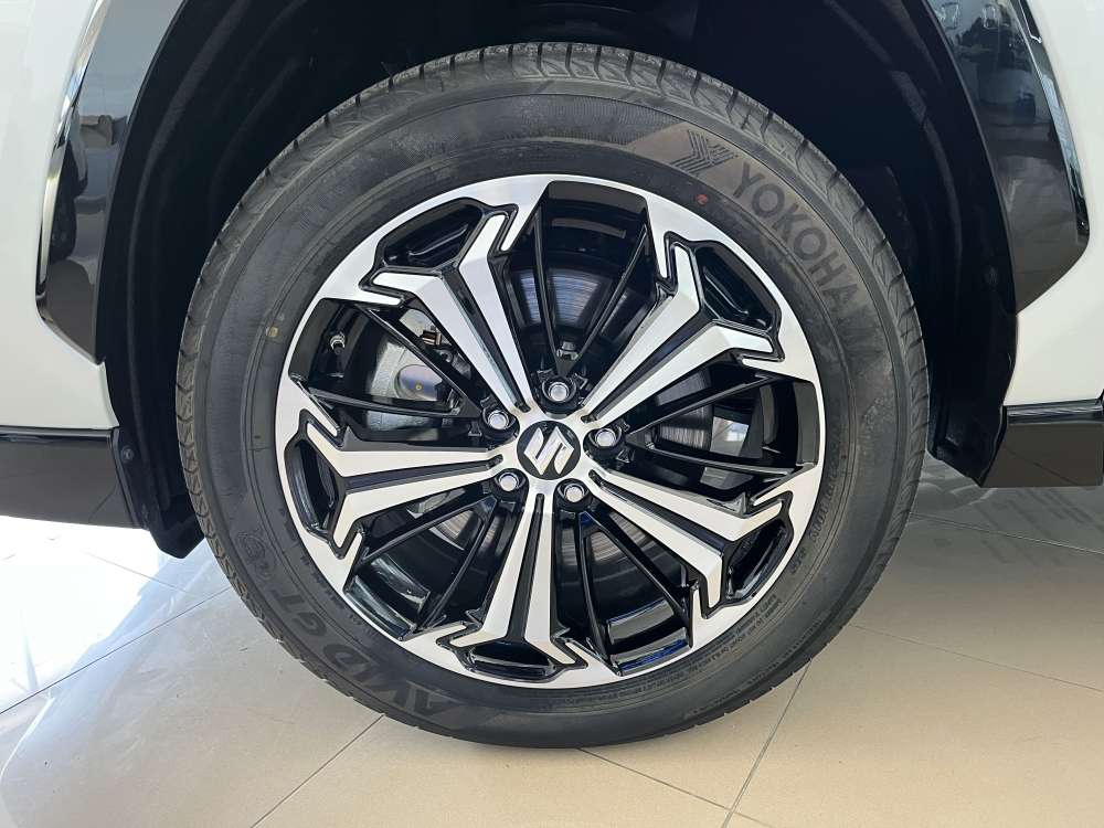 SUZUKI 