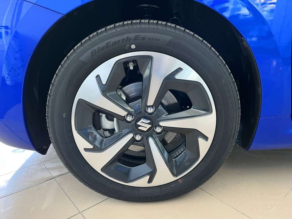 SUZUKI 