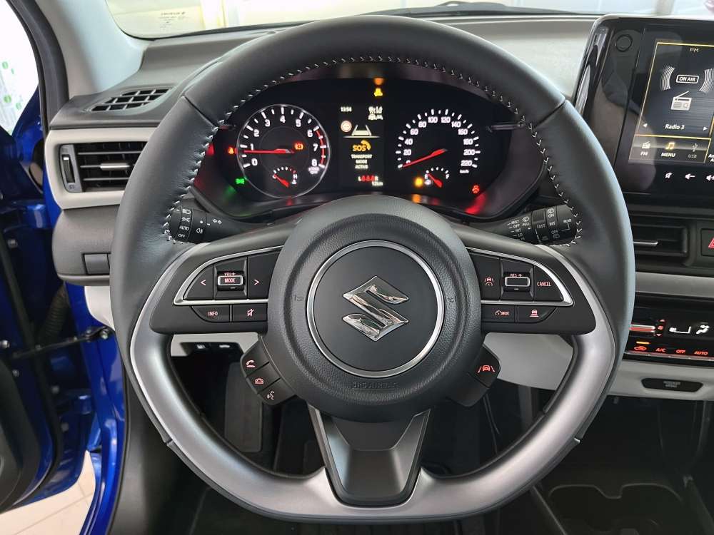 SUZUKI 