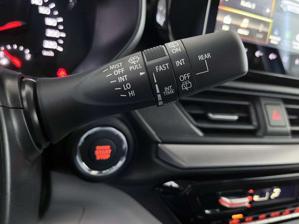 SUZUKI 
