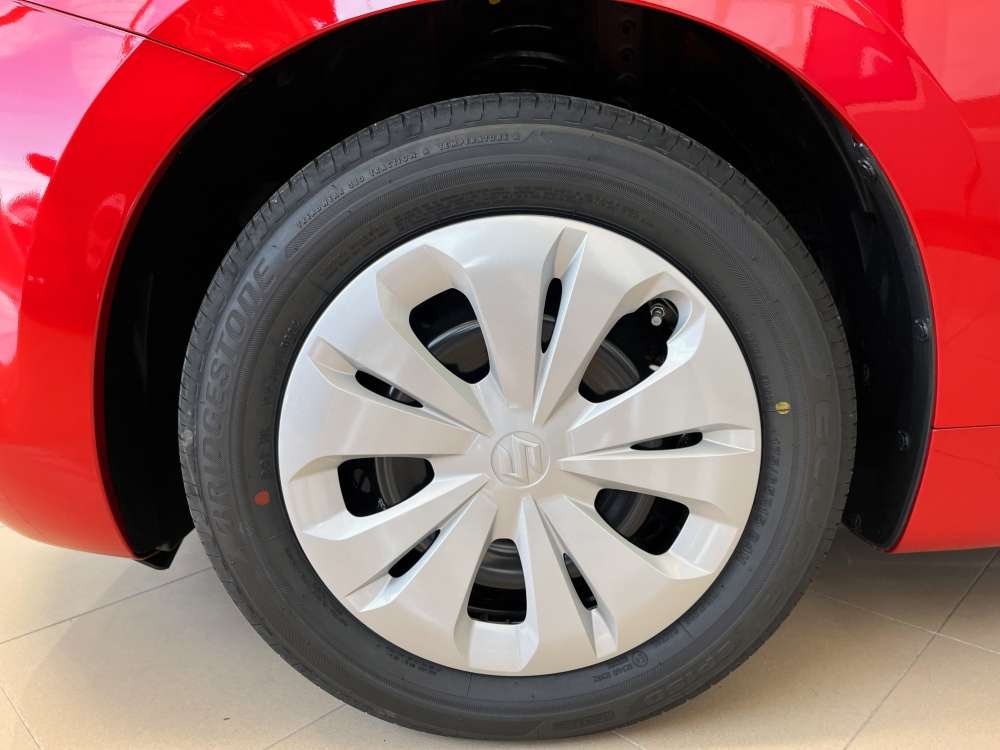 SUZUKI 