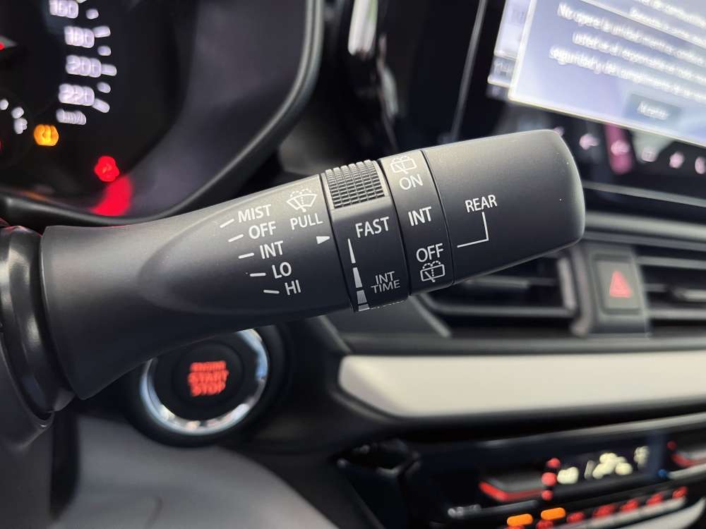 SUZUKI 