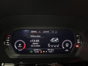 AUDI 