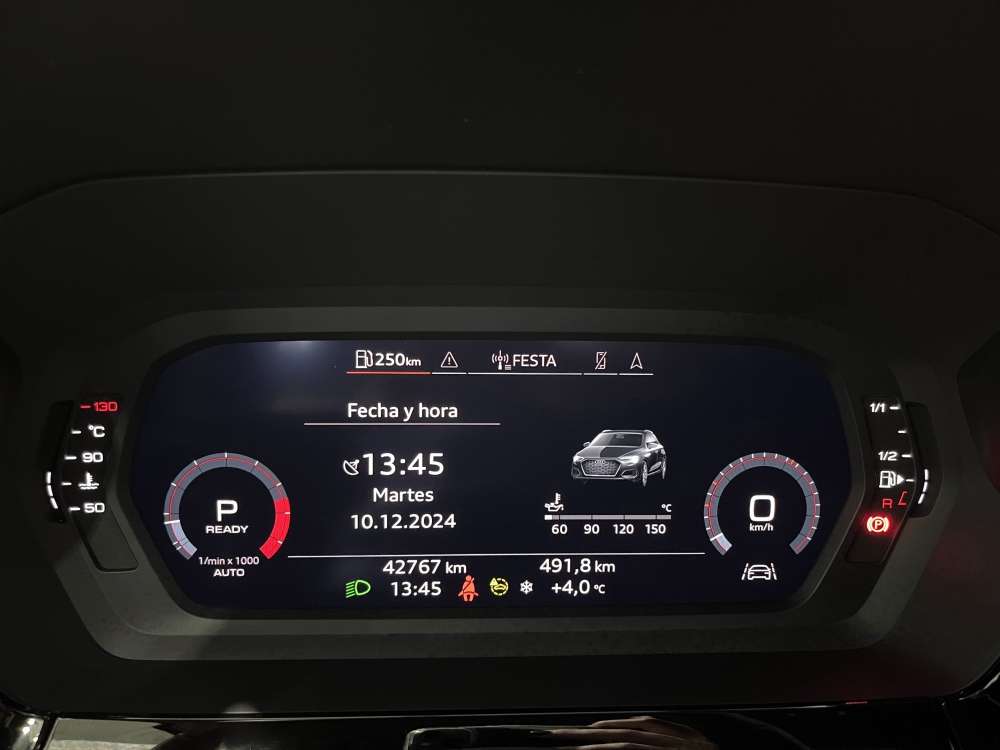 AUDI 