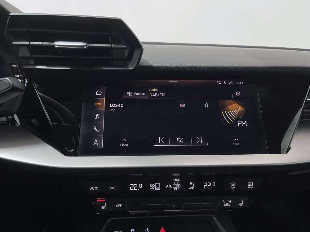 AUDI 
