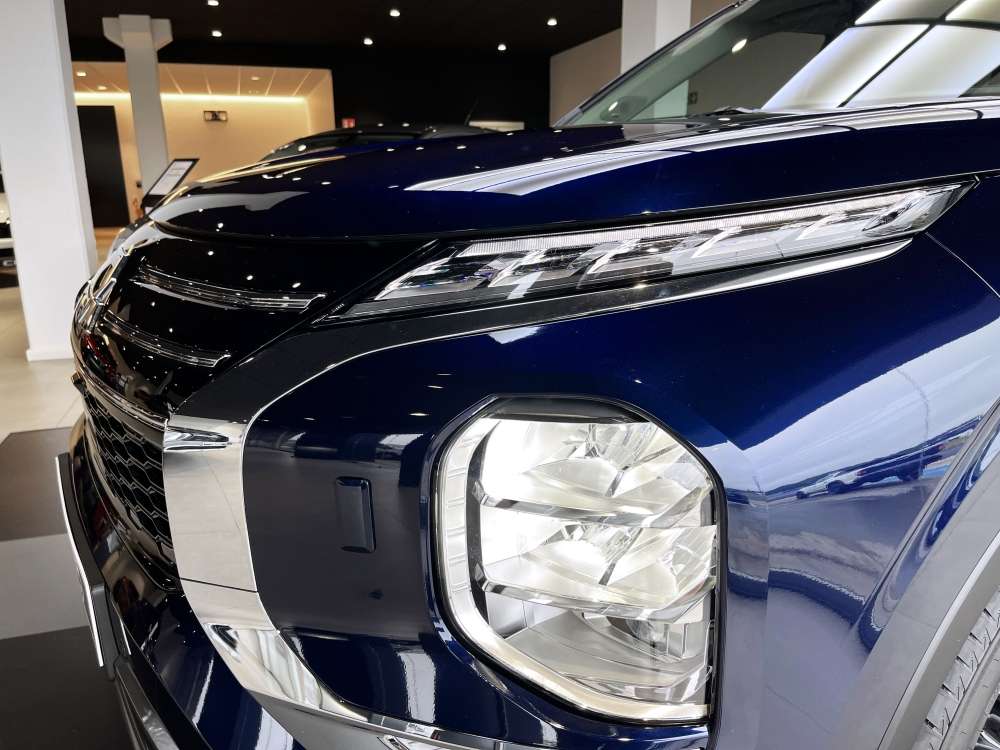 MITSUBISHI 