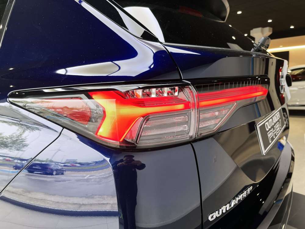MITSUBISHI 