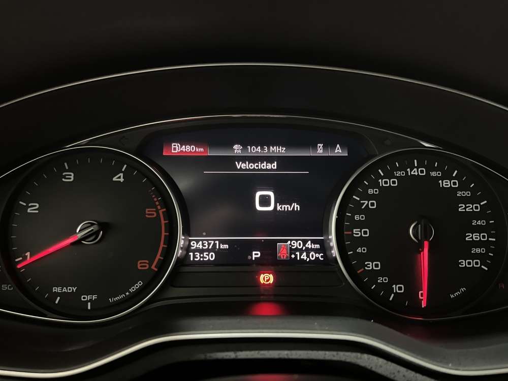 AUDI 