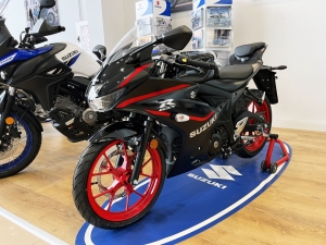 SUZUKI 
