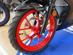 SUZUKI 