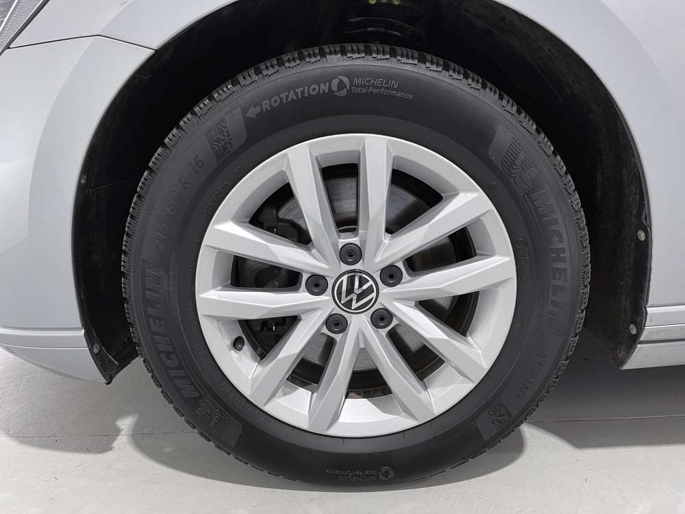 VOLKSWAGEN 
