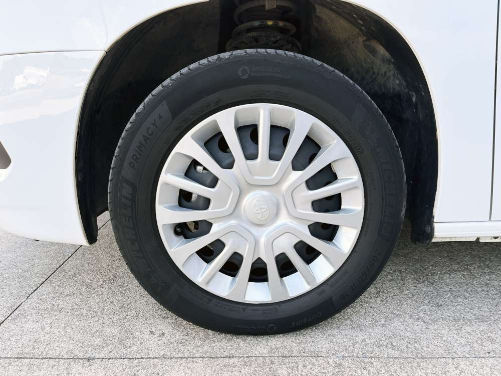 TOYOTA 