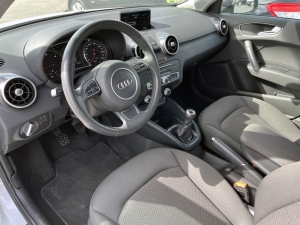 AUDI 
