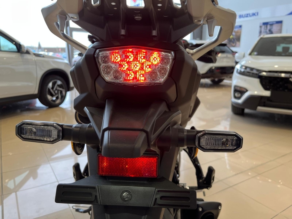 SUZUKI 