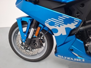 SUZUKI 
