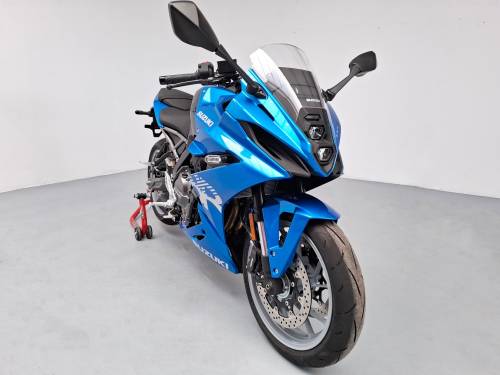 SUZUKI GSX-8R